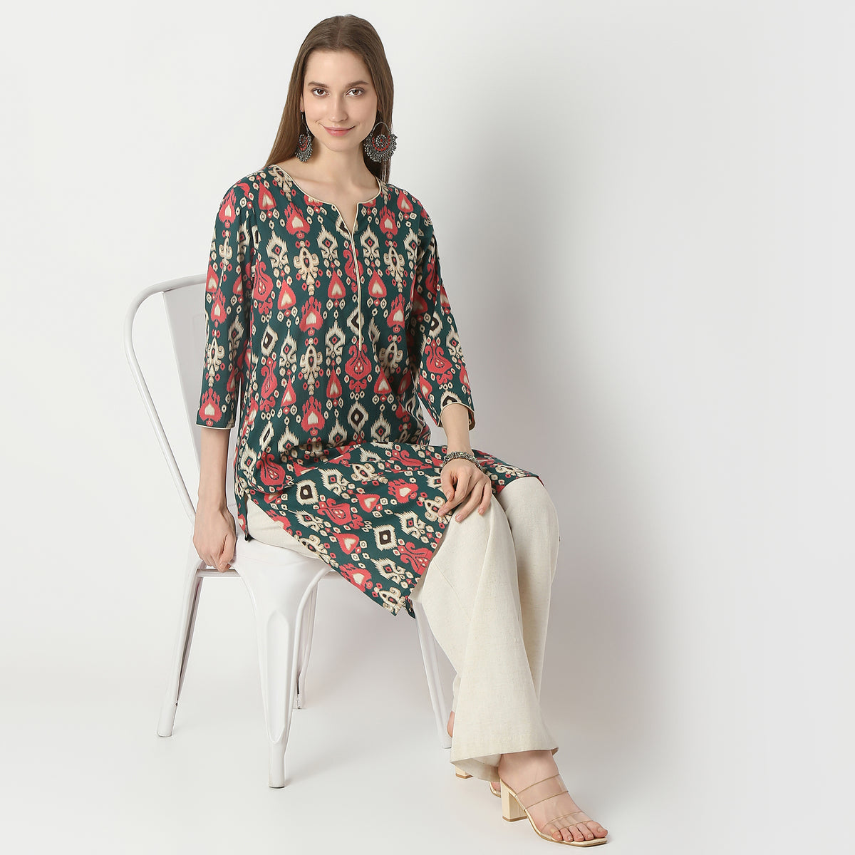 Straight Fit Floral Knee Length Kurta