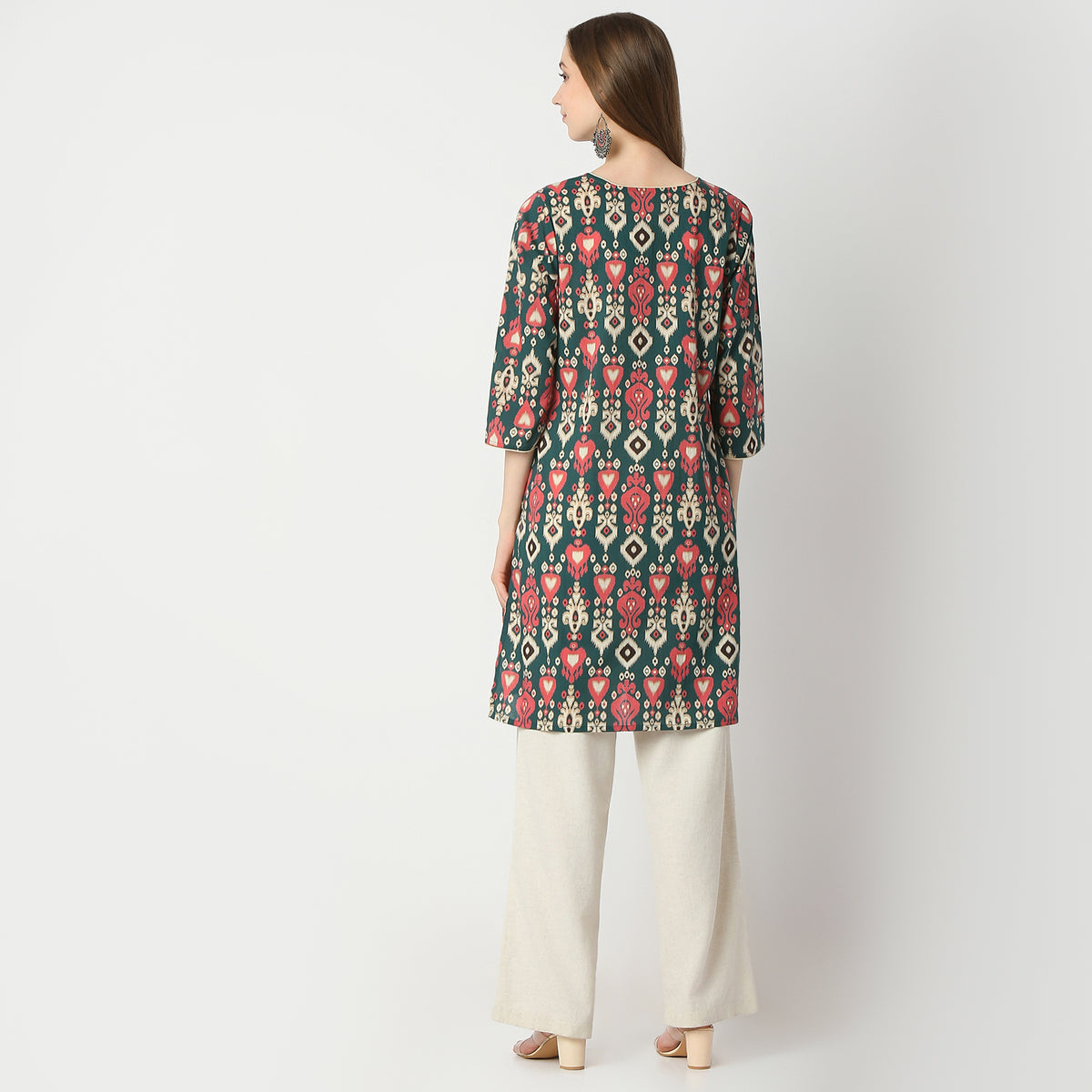 Straight Fit Floral Knee Length Kurta