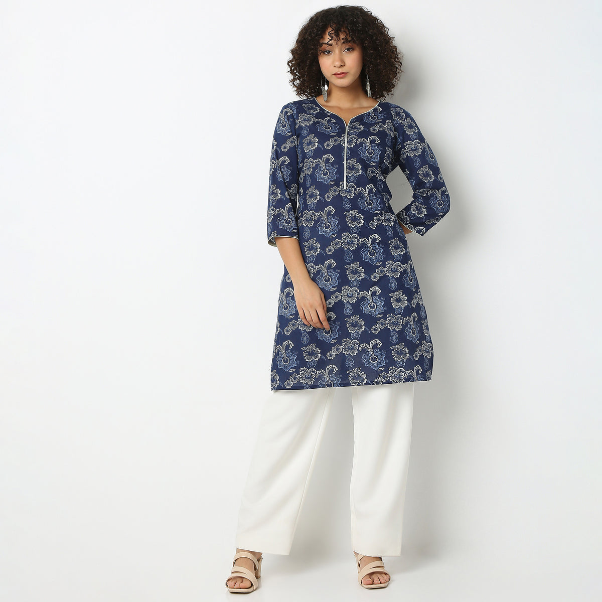 Straight Fit Floral Round Neck Kurta