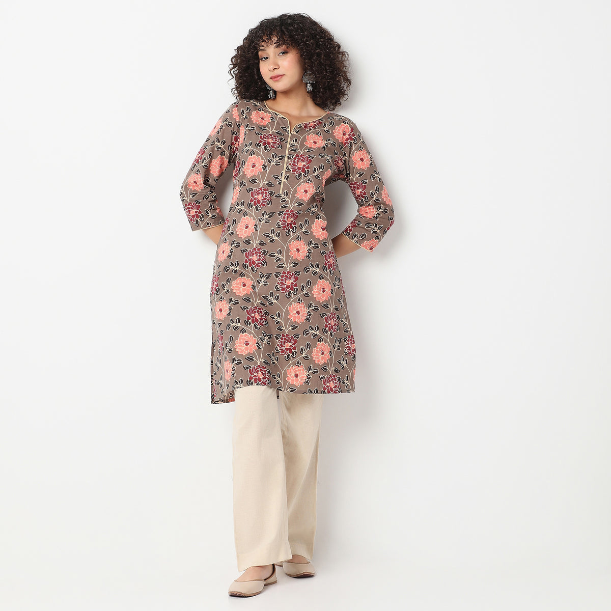 Straight Fit Floral Round Neck Kurta
