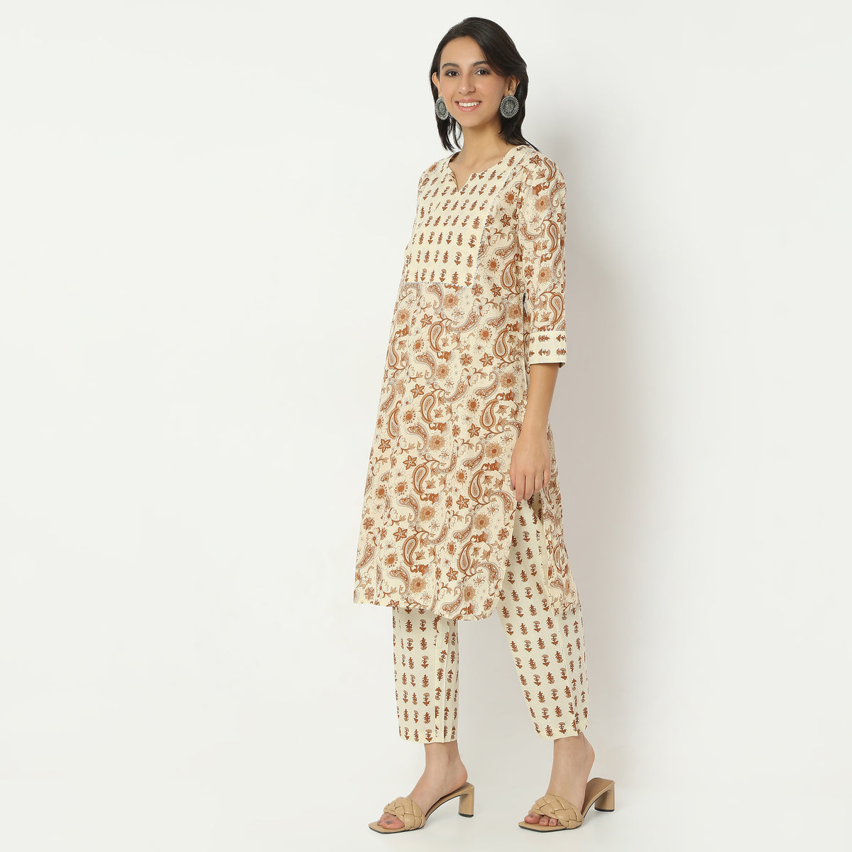 Straight Fit Printed Round Neck Below Knee Kurta