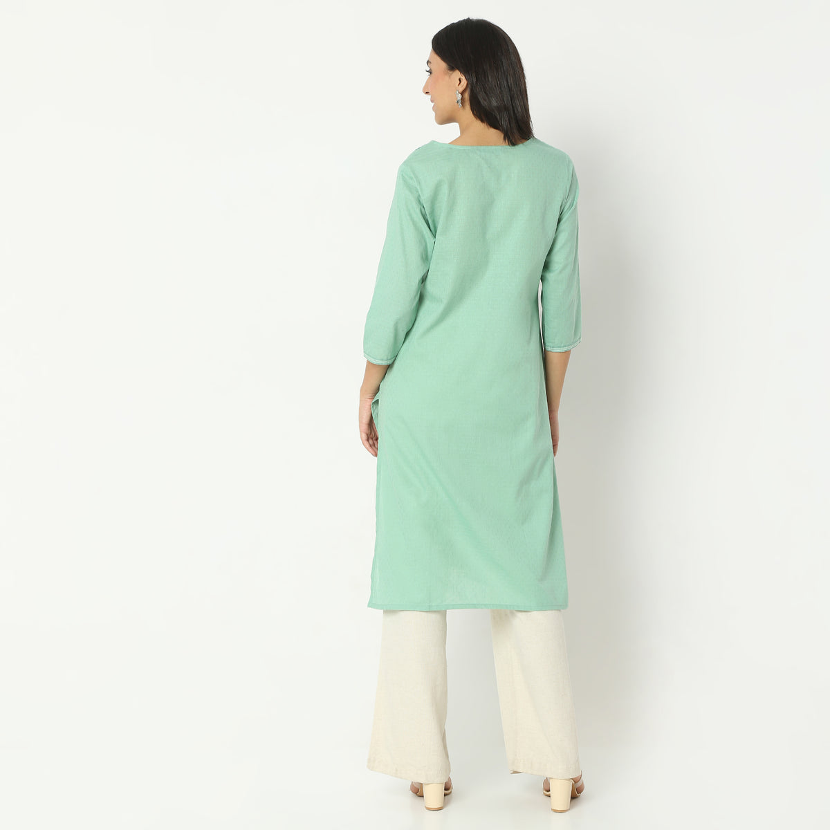 Regular Fit Embroiderd V-Neck Calf Length Kurta