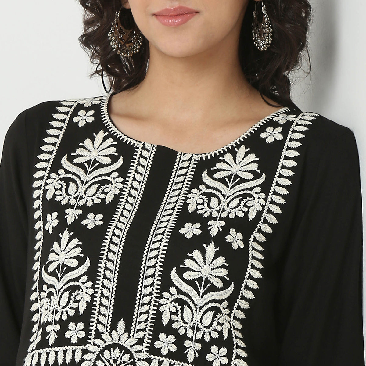 Embroidered Rayon Kurta, Knee Length