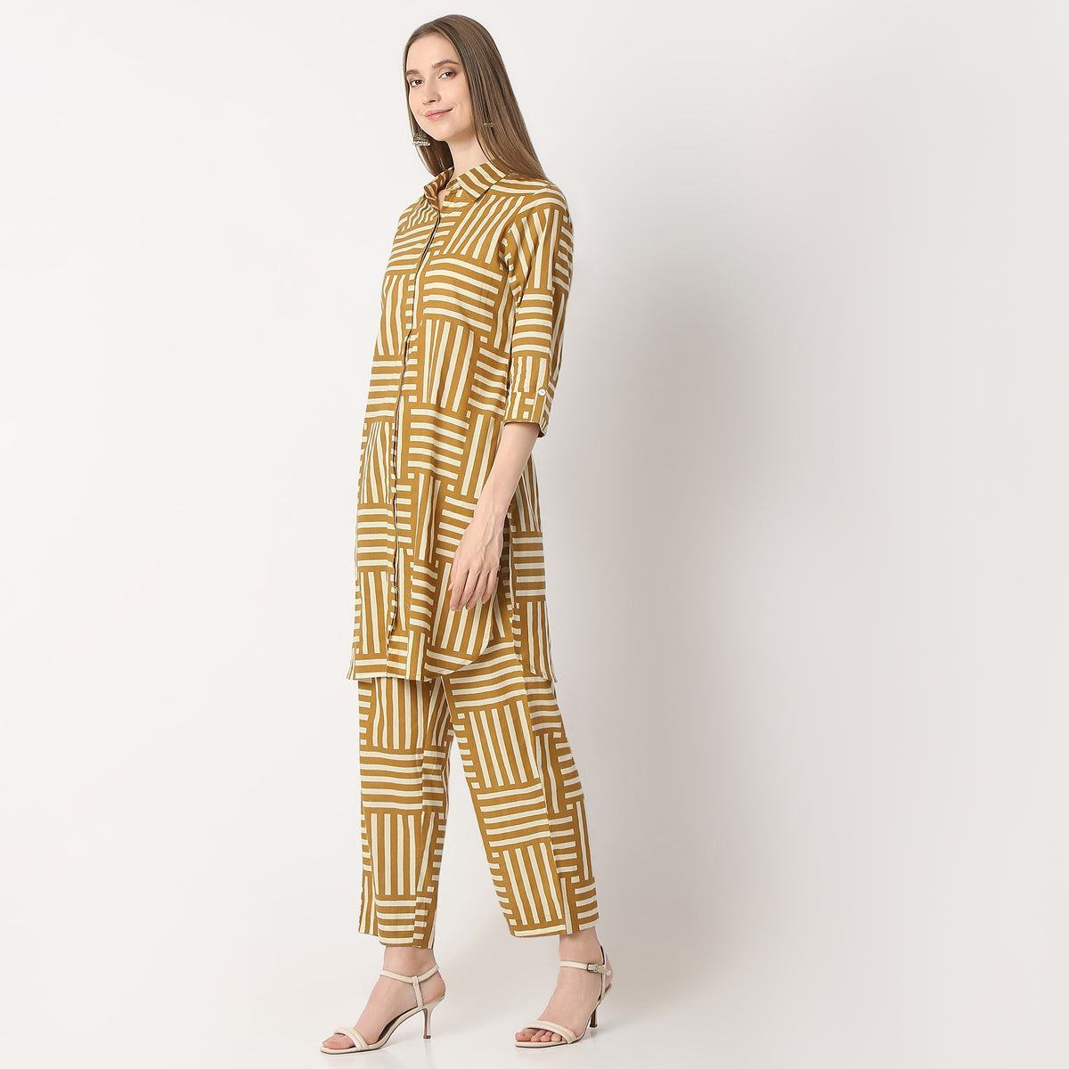 Straight Fit Printed Shirt Collar Kurta with Pant Set