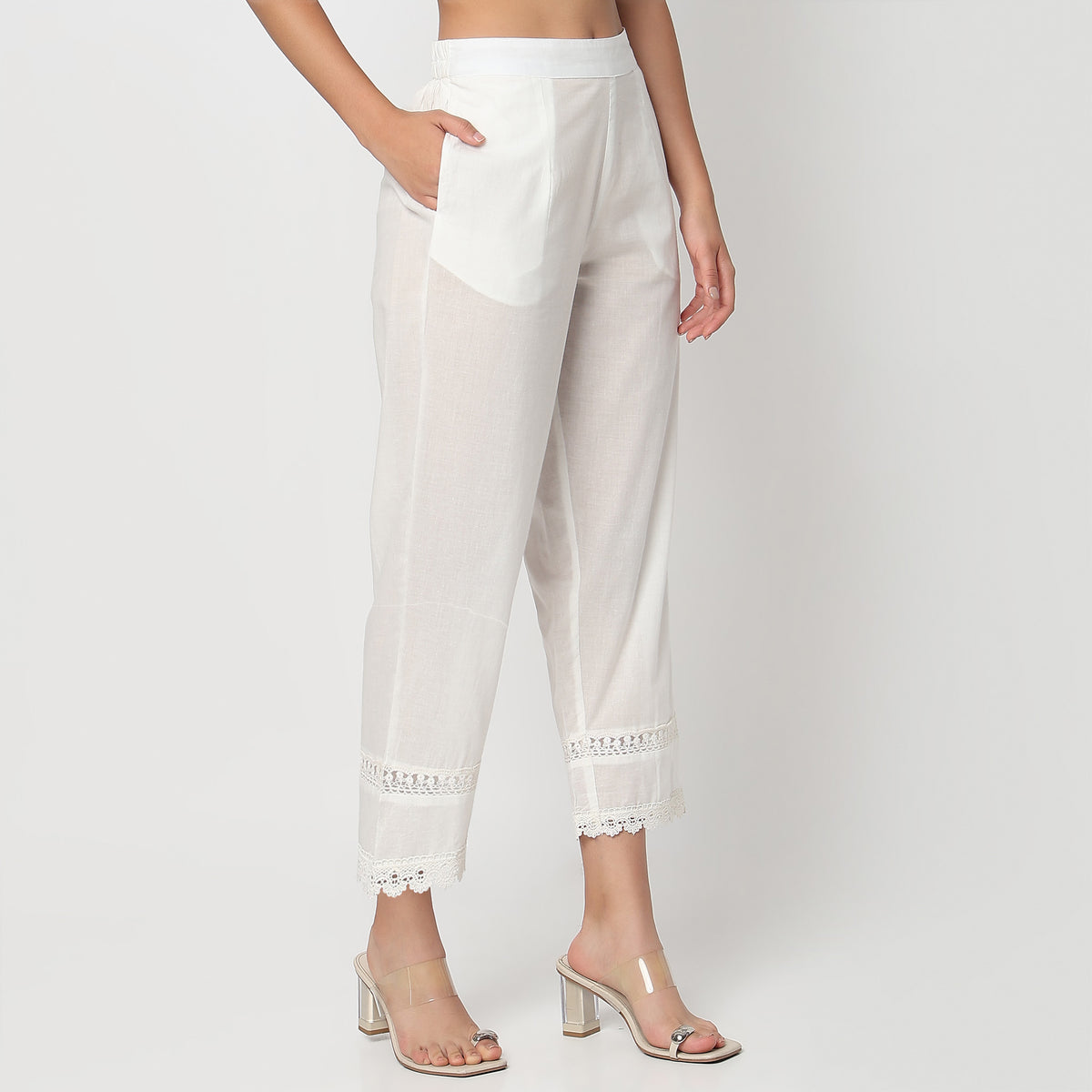 Straight Fit Solid Ankle Length Mid Rise Pants