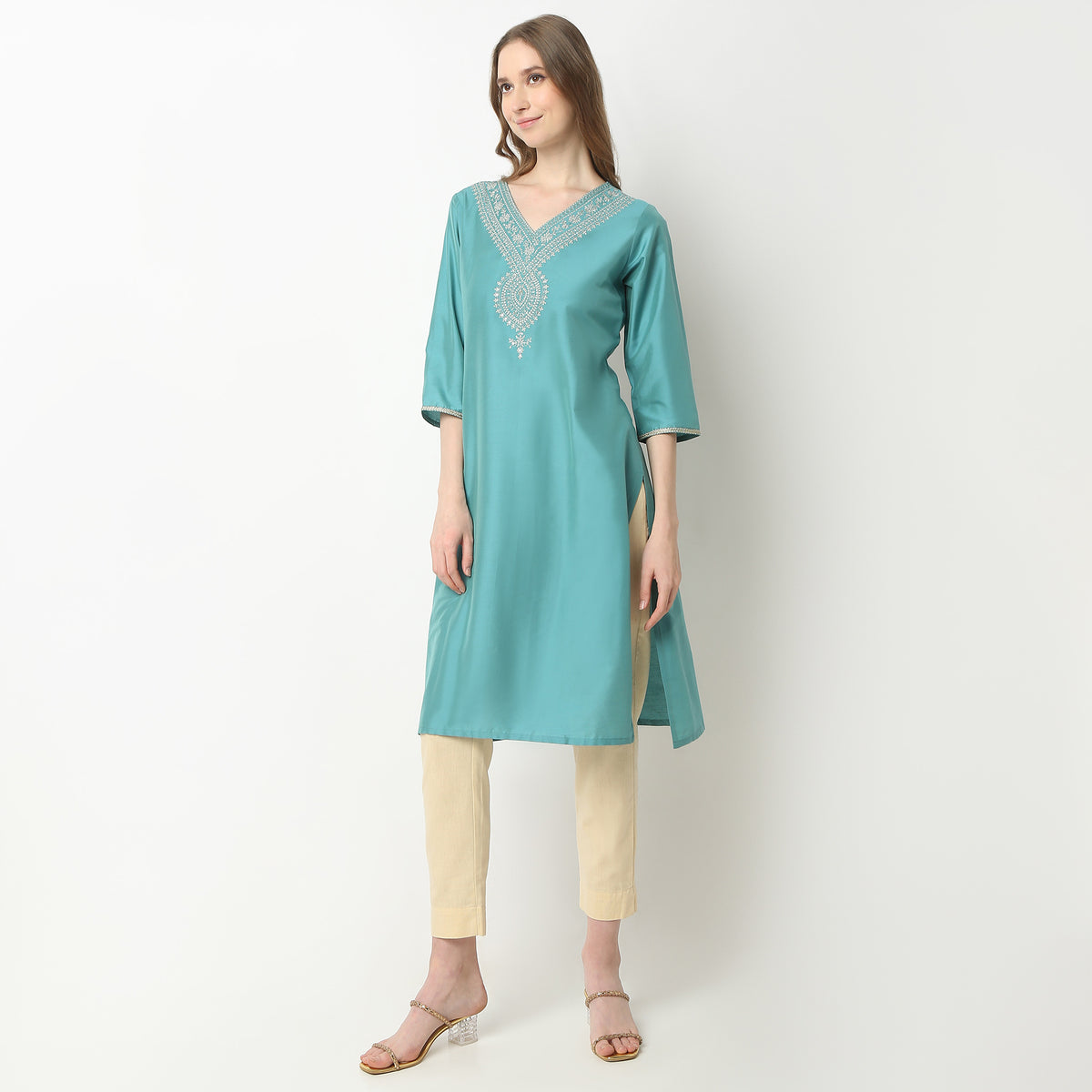 Straight Fit Embroidered Kurta