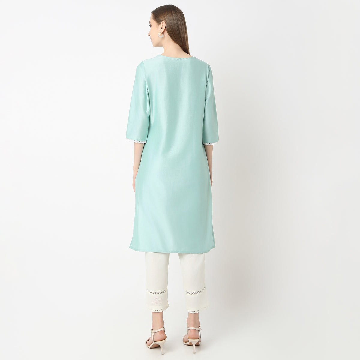 Straight Fit Embroidered Kurta