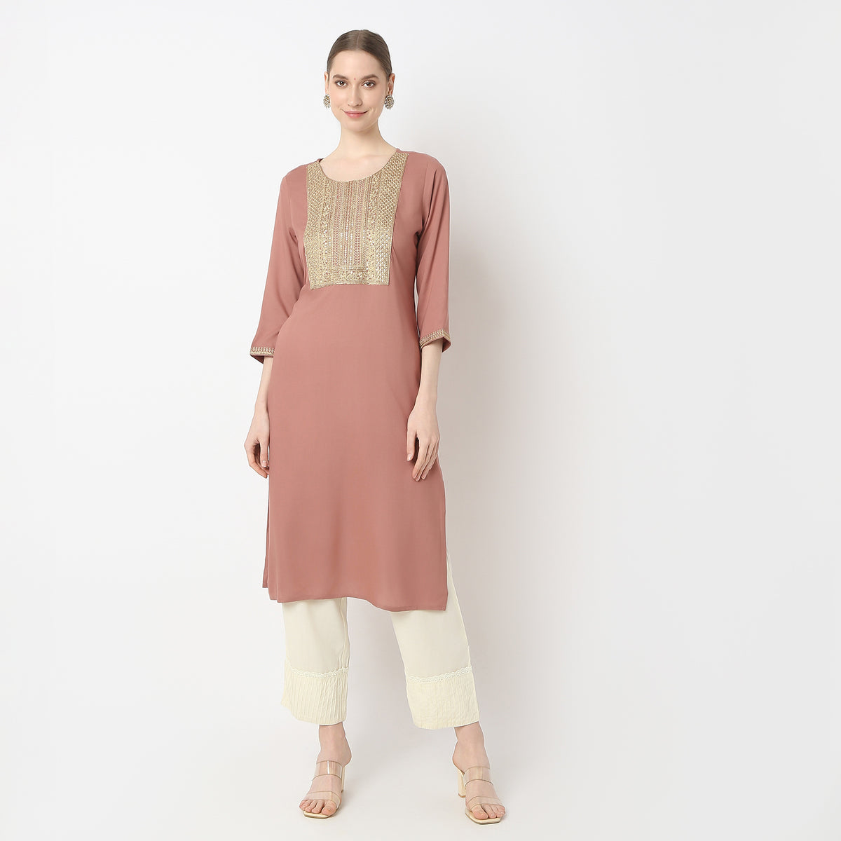Straight Fit Embroidered Kurta