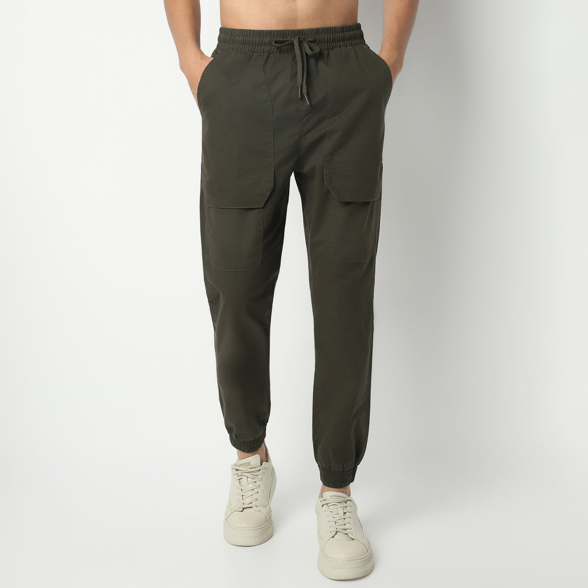 Regular Fit Solid Ankle Length Mid Rise Cargos