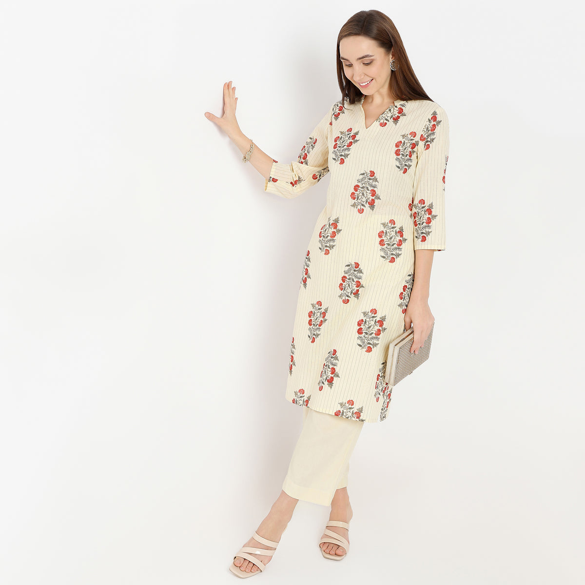 Straight Fit Printed V-Neck Kurta