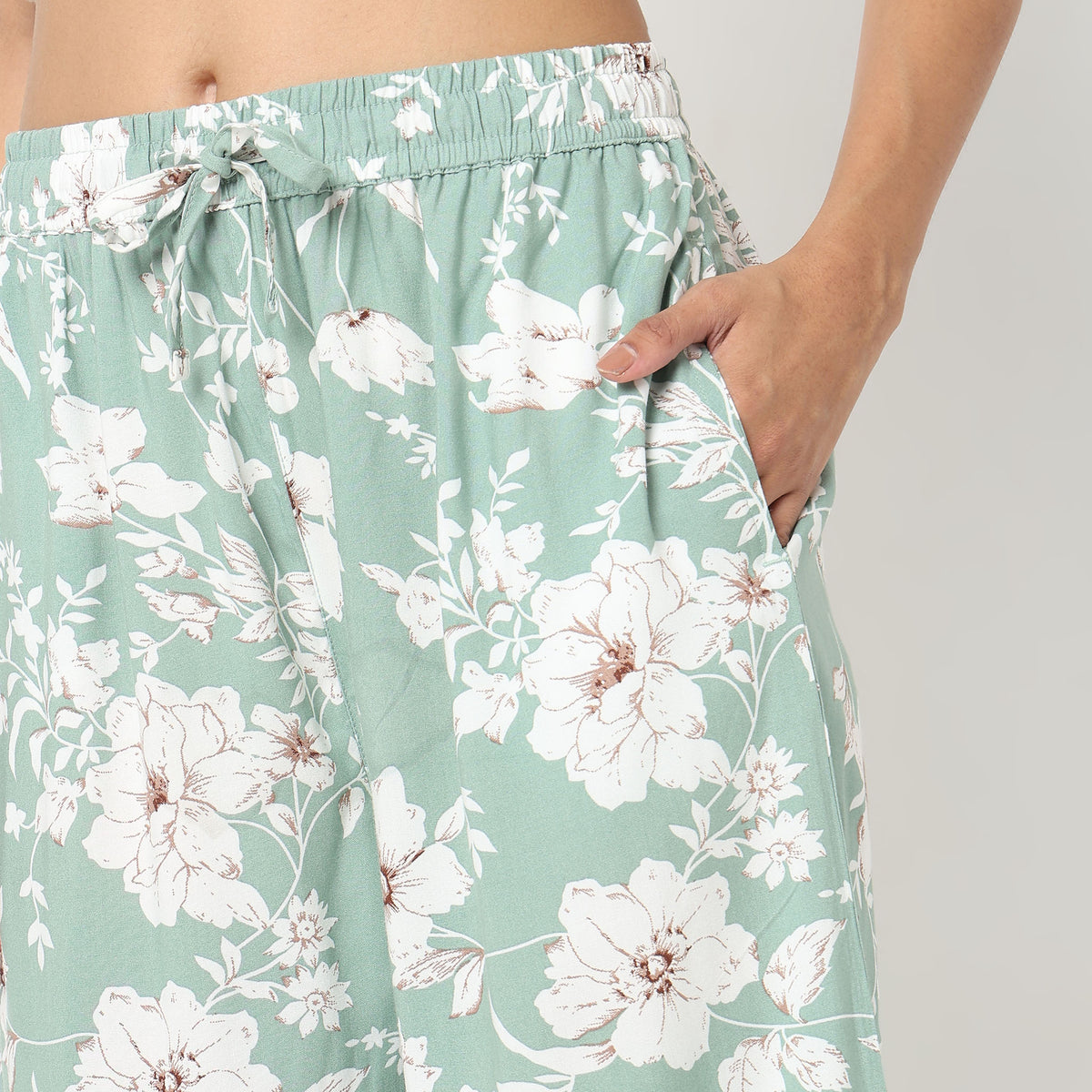 Regular Fit Floral Mid Rise Palazzos