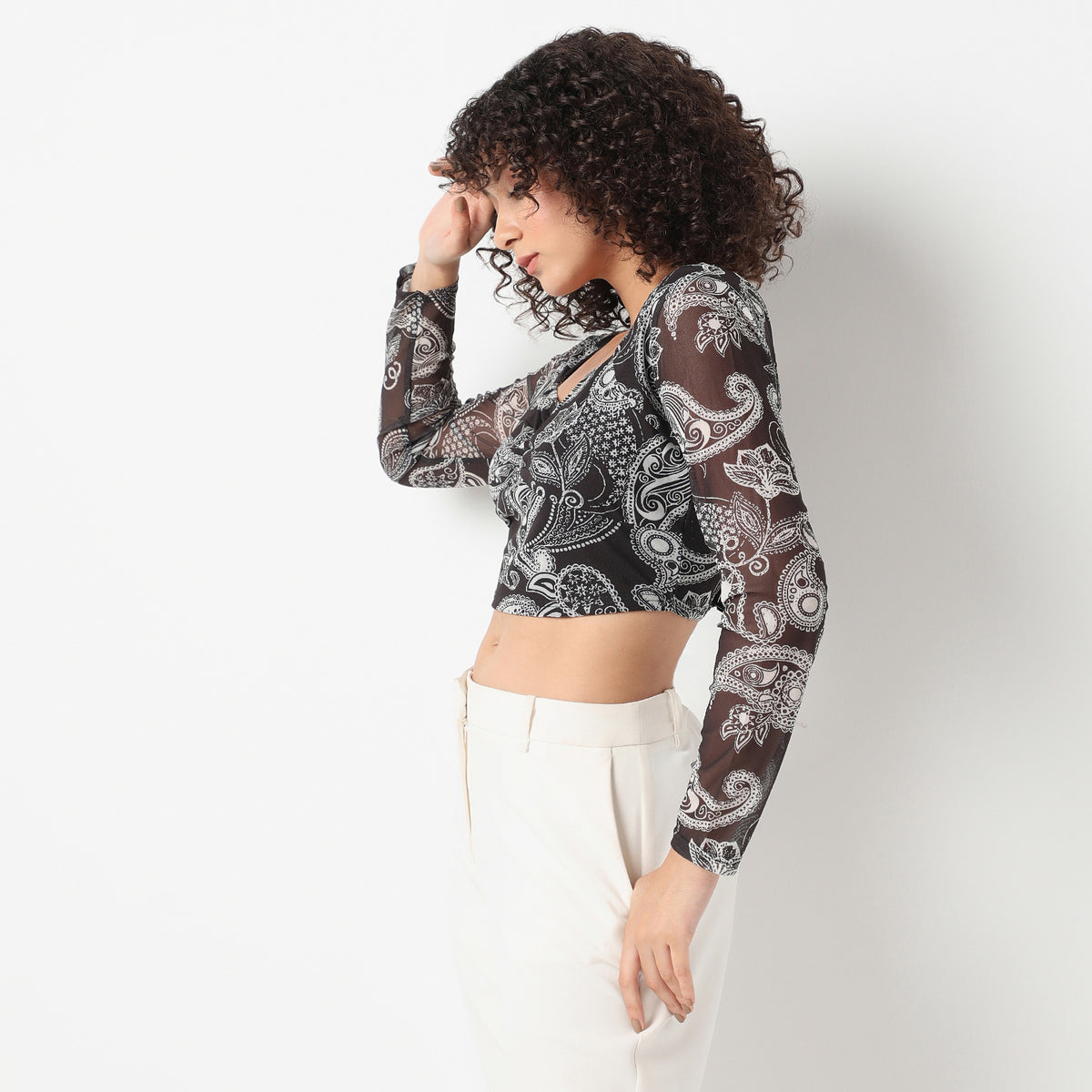 Slim Fit Printed Sweetheart Neck Crop Top