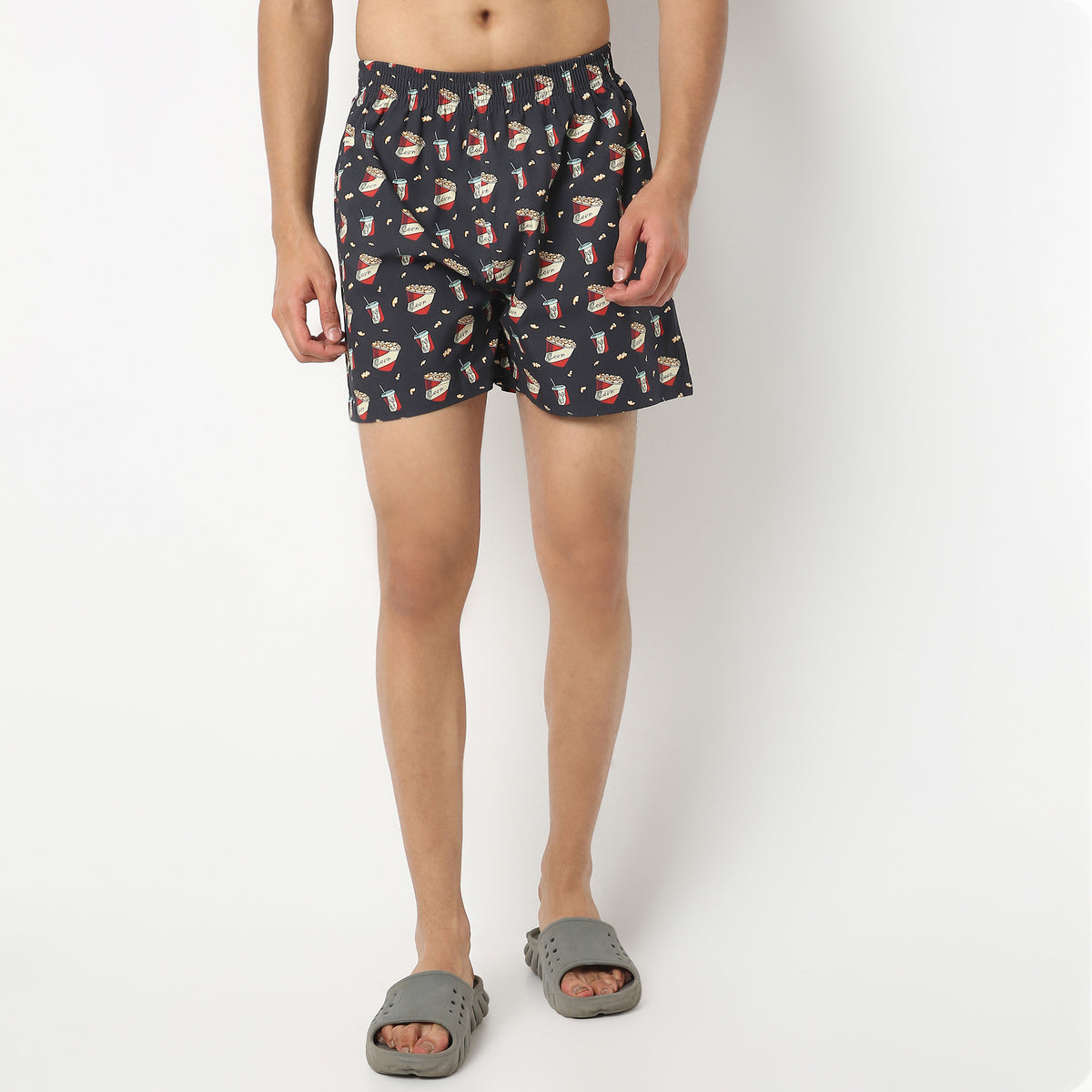 Regular Fit Printed Above Knee Mid Rise Shorts