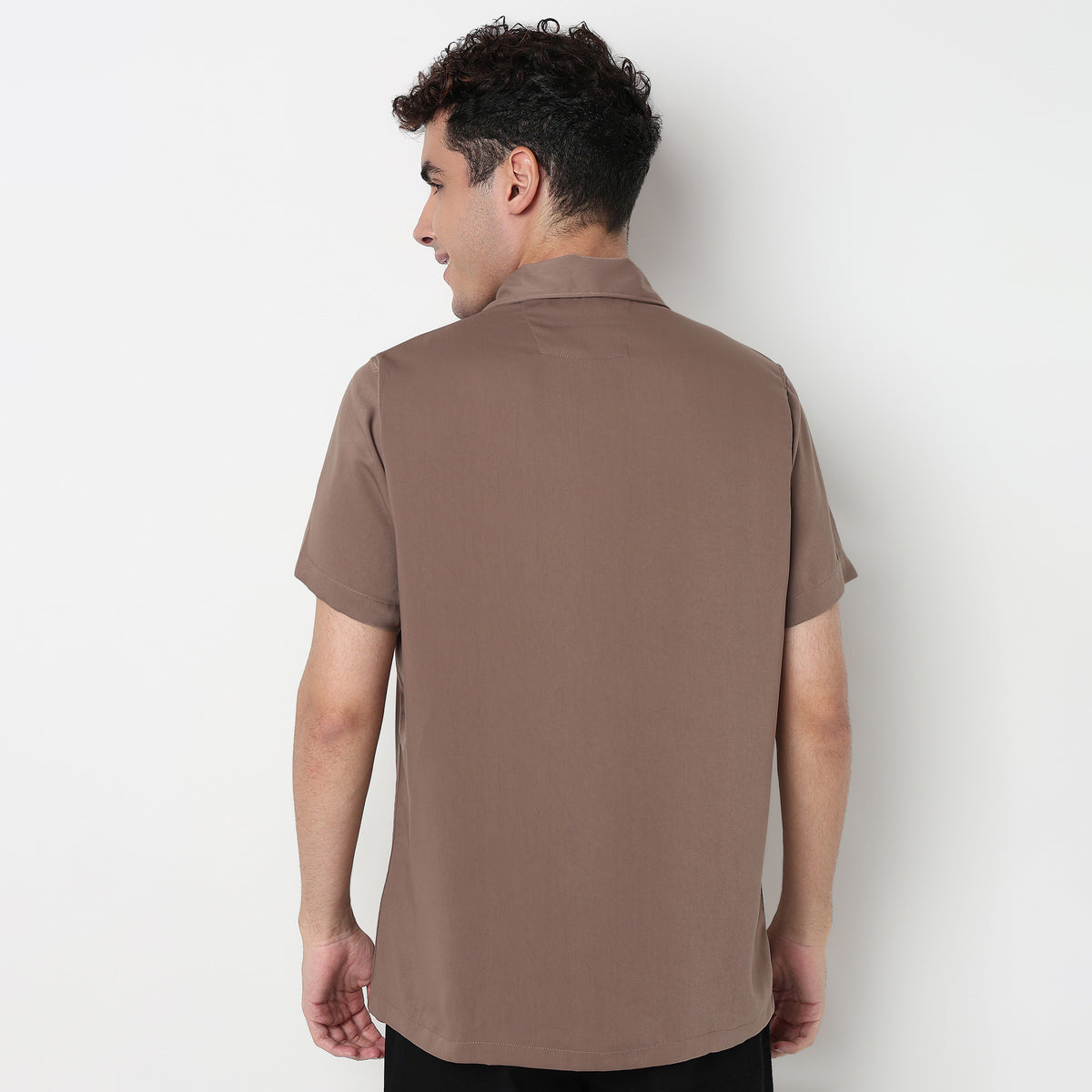 Buy Men Regular Fit Solid Half Sleeve Shirt  - Style Union