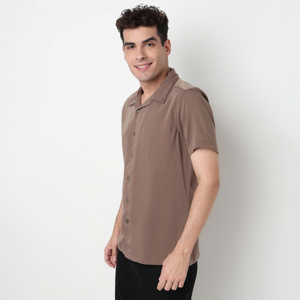 Buy Men Regular Fit Solid Half Sleeve Shirt  - Style Union