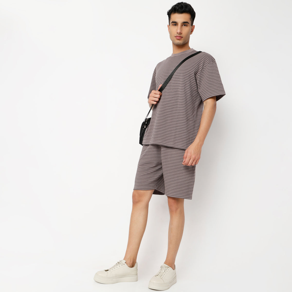 Regular Fit Structured Mid Rise Shorts
