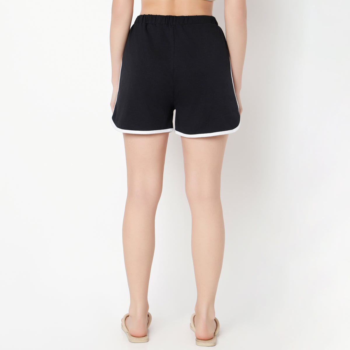 Regular Fit Solid Above Knee Mid Rise Shorts