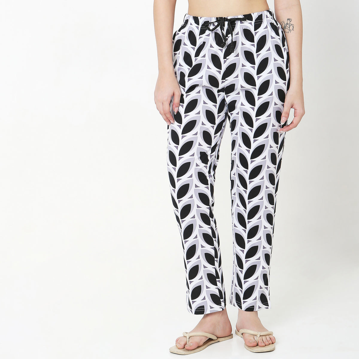 Regular Fit Printed Mid Rise Pyjamas