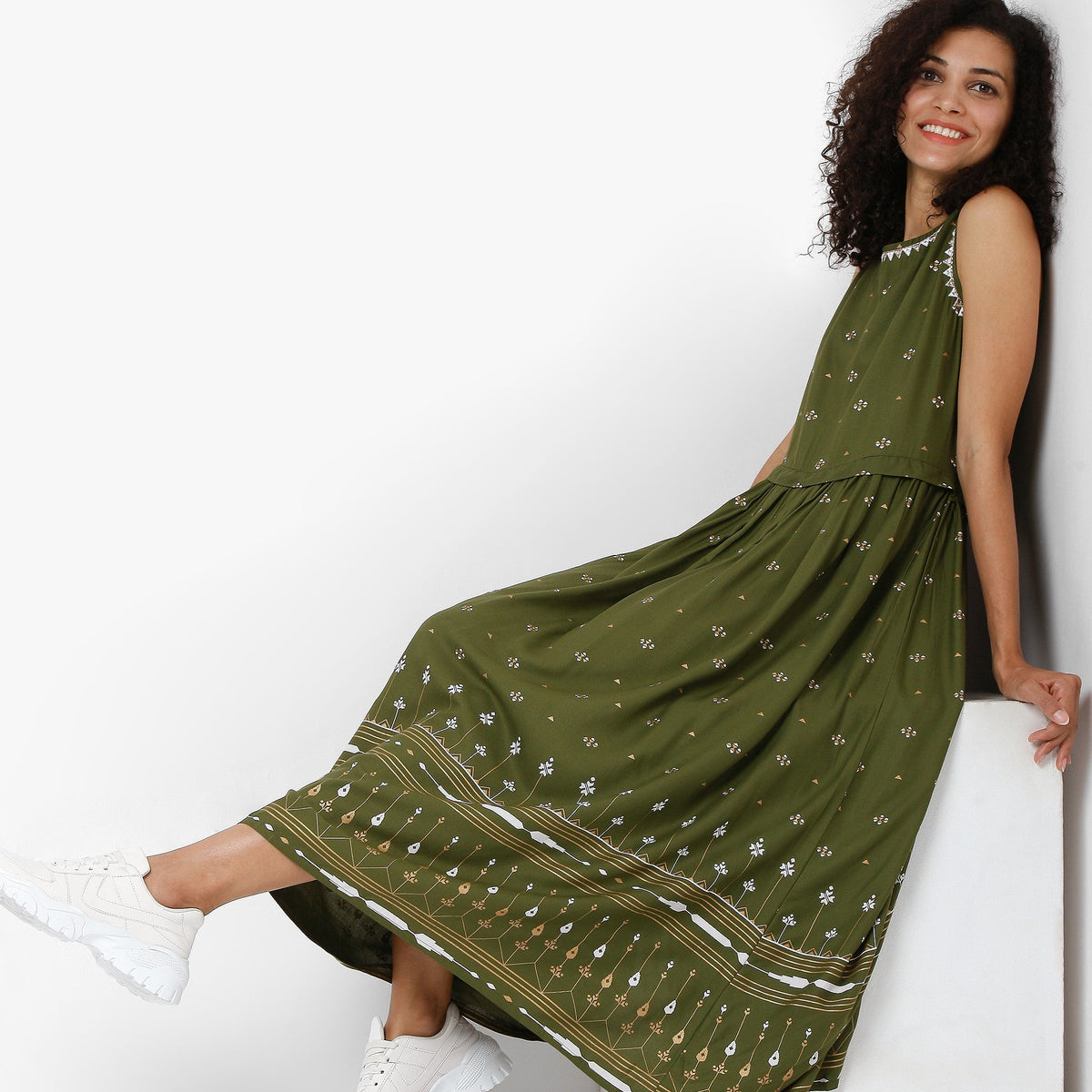 Women Wearing Regular Fit Printed Dress