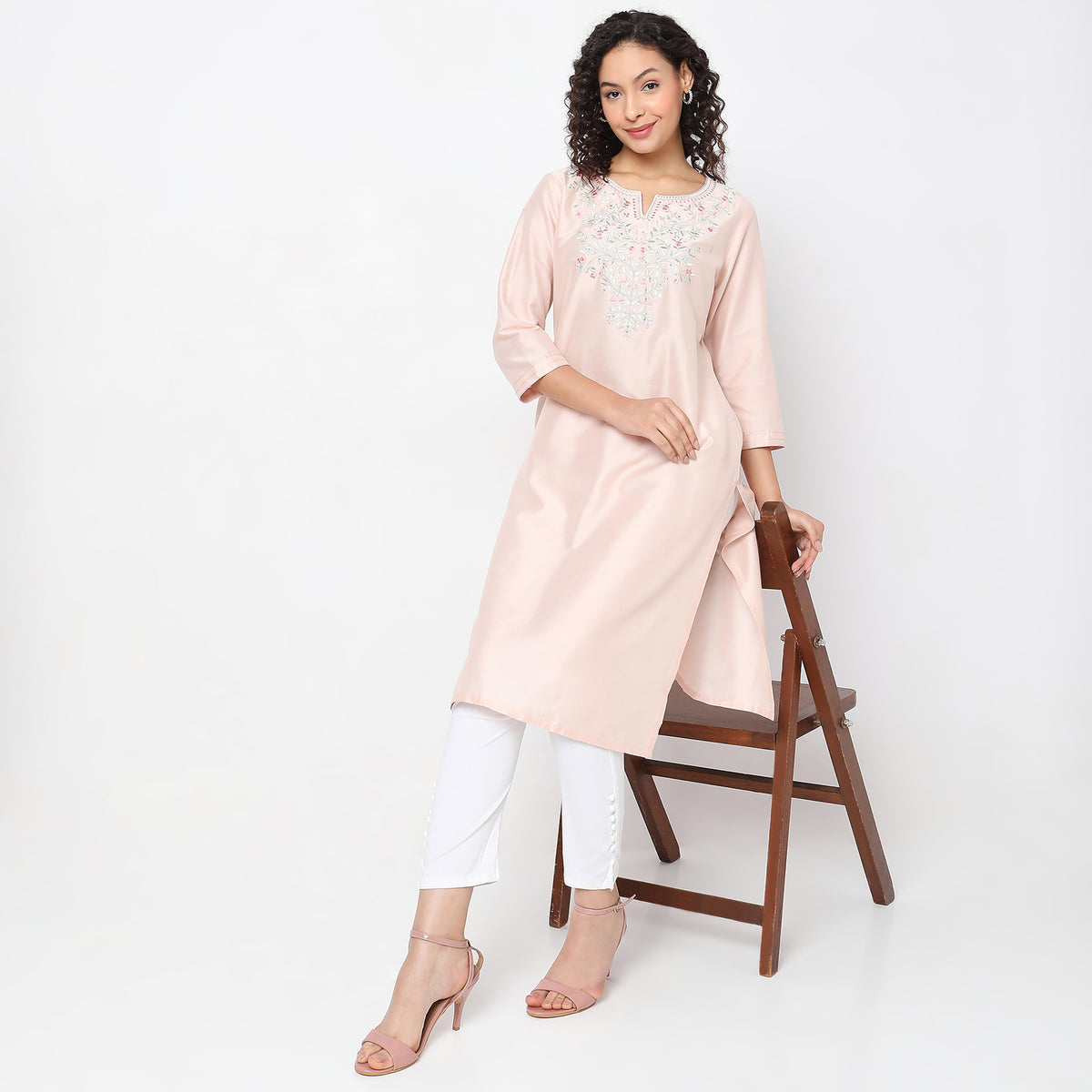 Straight Fit Embroidered Kurta