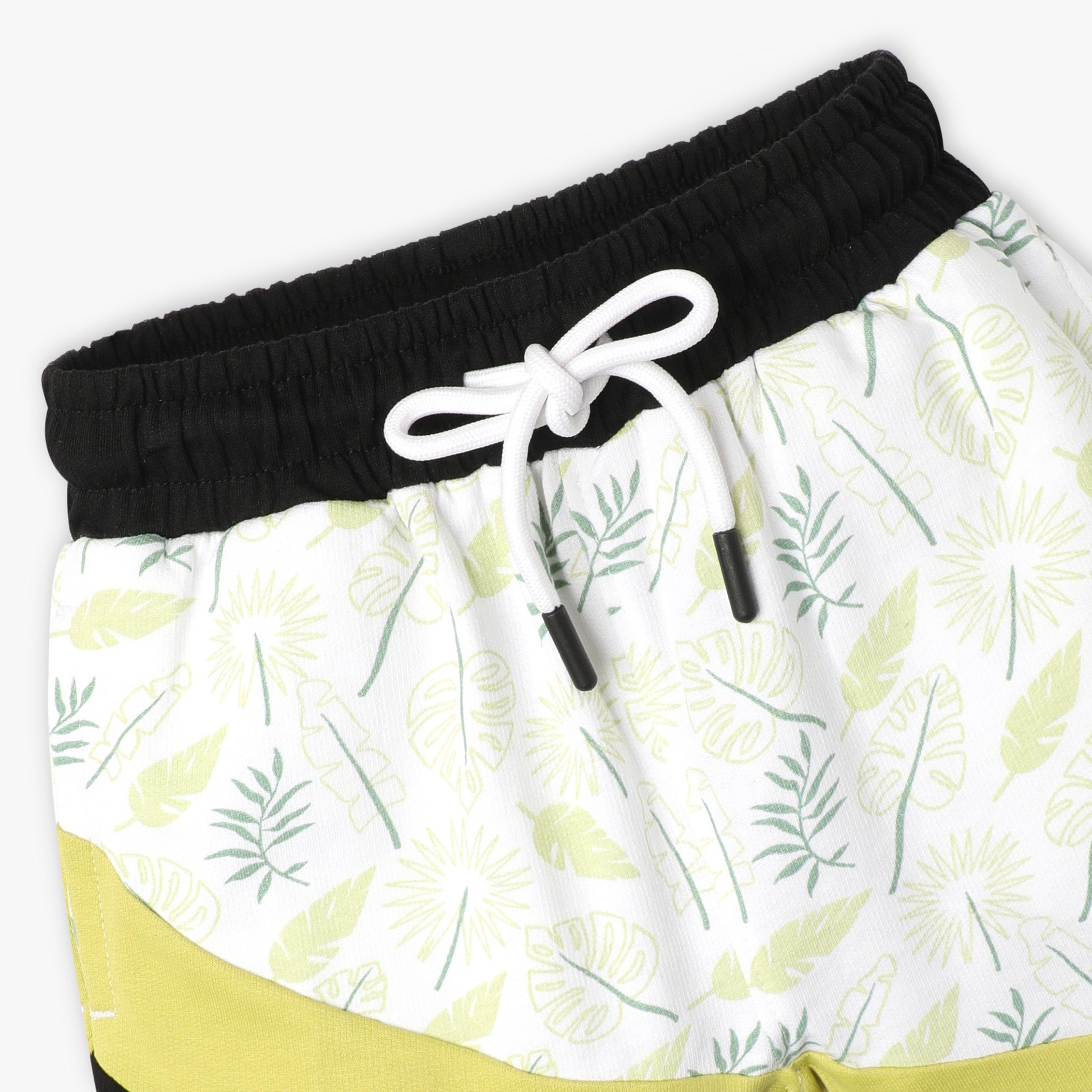 Boys Regular Fit Cut and Sew Knee Length Mid Rise Shorts