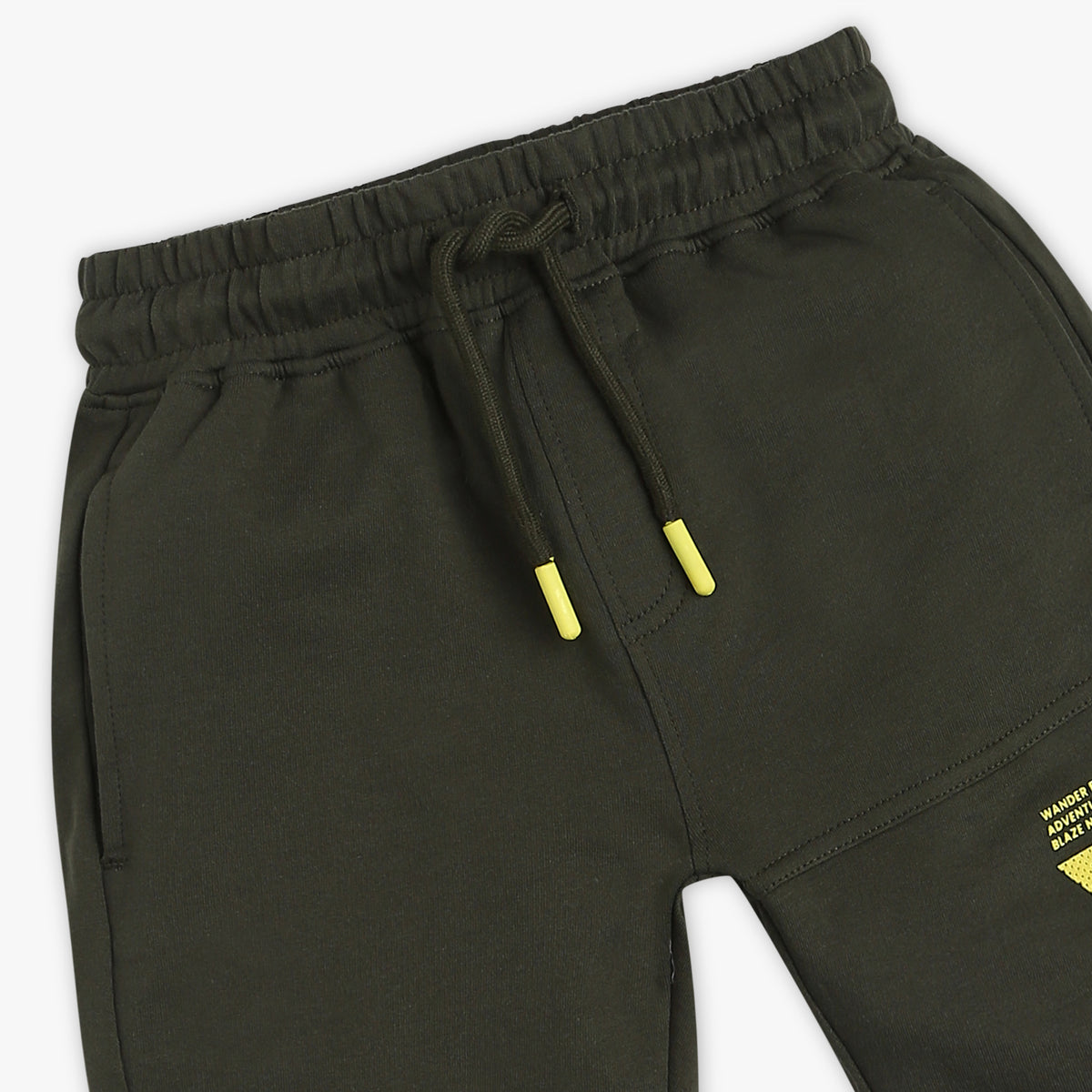 Regular Fit Solid Knee Length Mid Rise Shorts