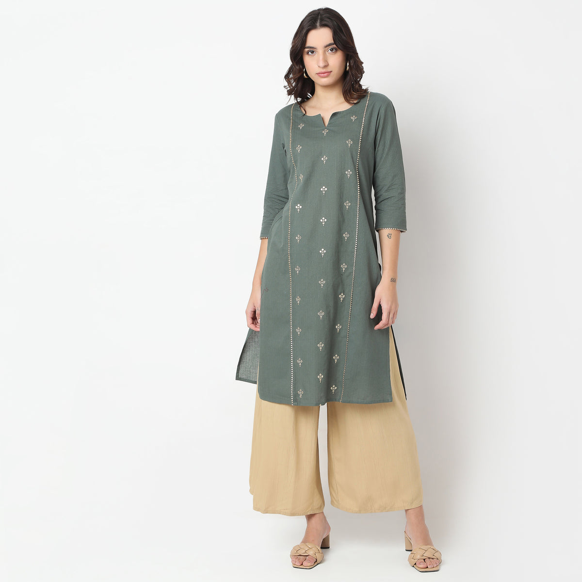 Straight Fit Embroidered Kurta