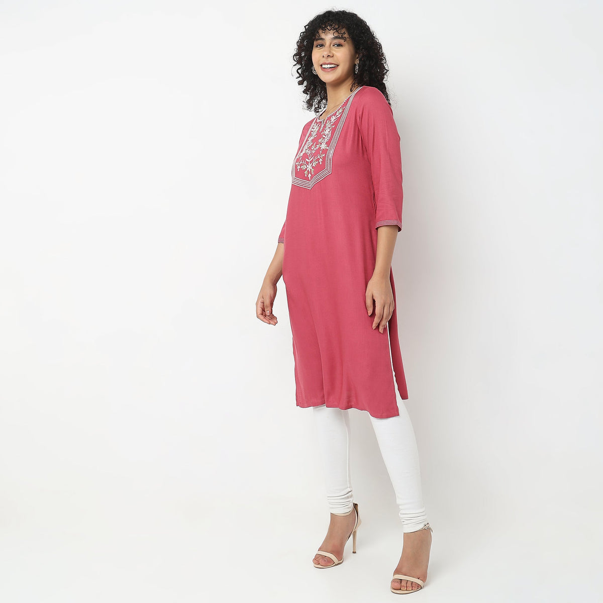 Straight Fit Embroidered Kurta