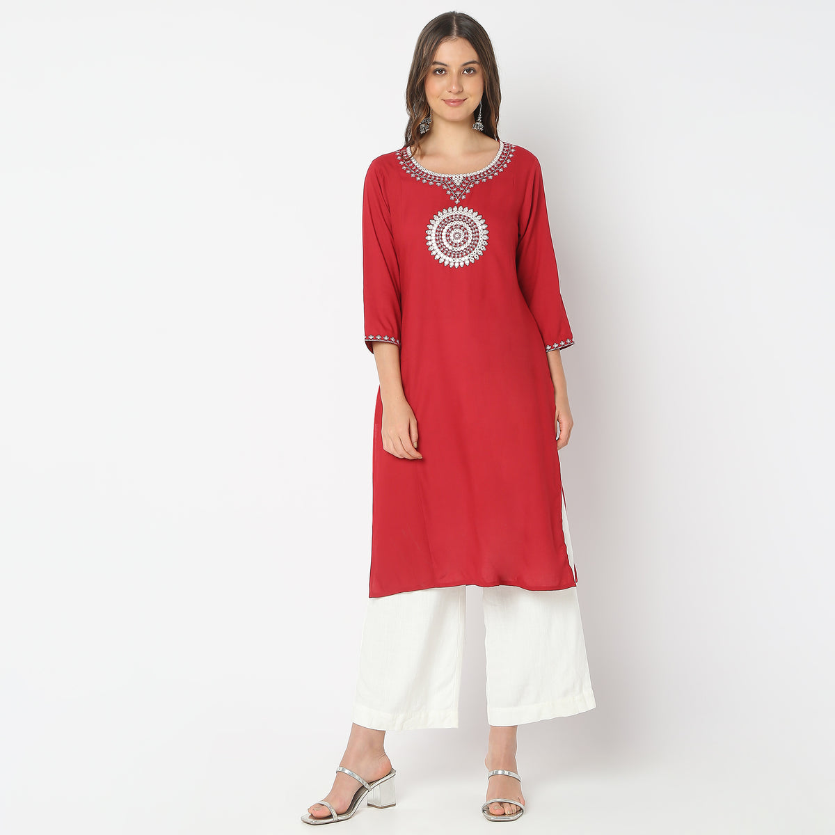 Straight Fit Embellished Kurta