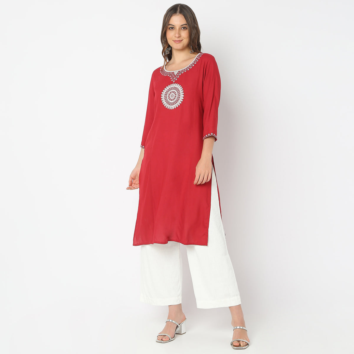 Straight Fit Embellished Kurta