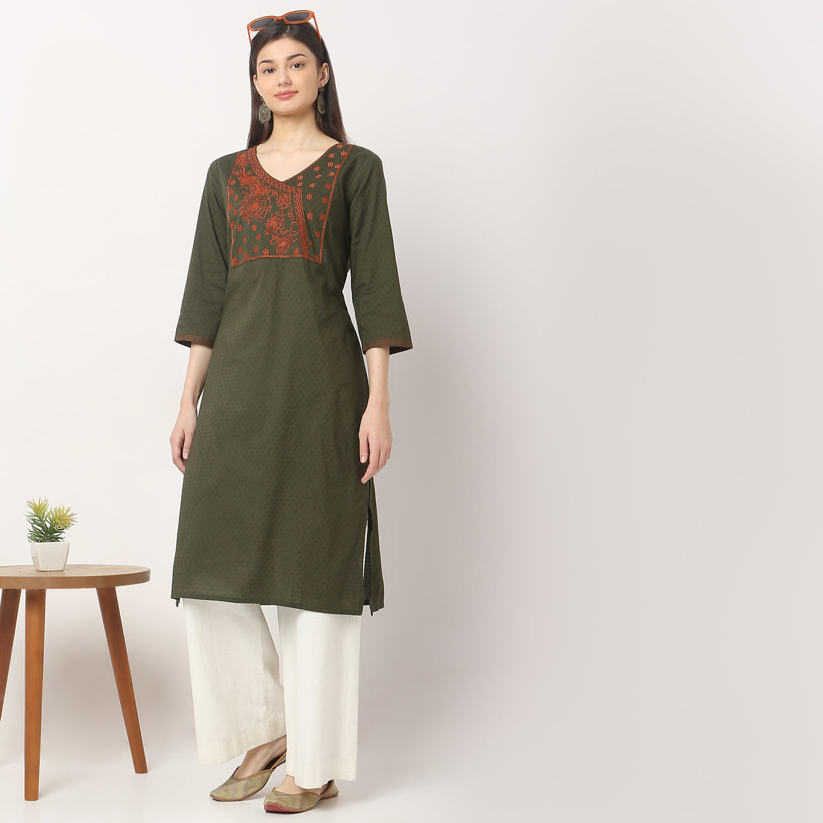 Straight Fit Embroidered Kurta