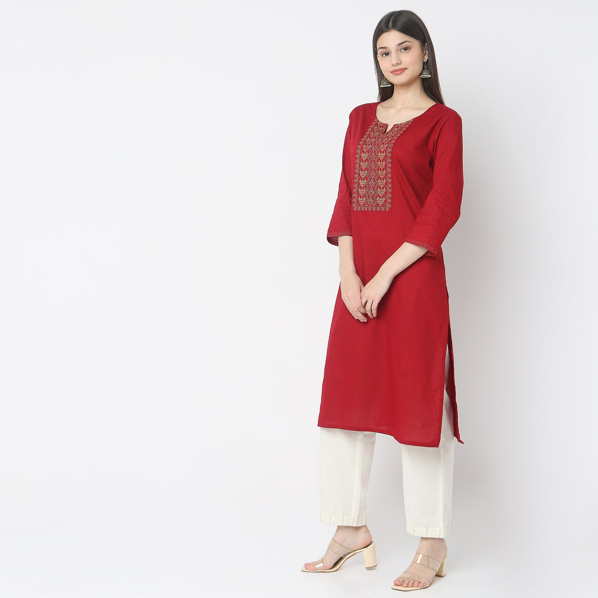 Straight Fit Embellished Kurta