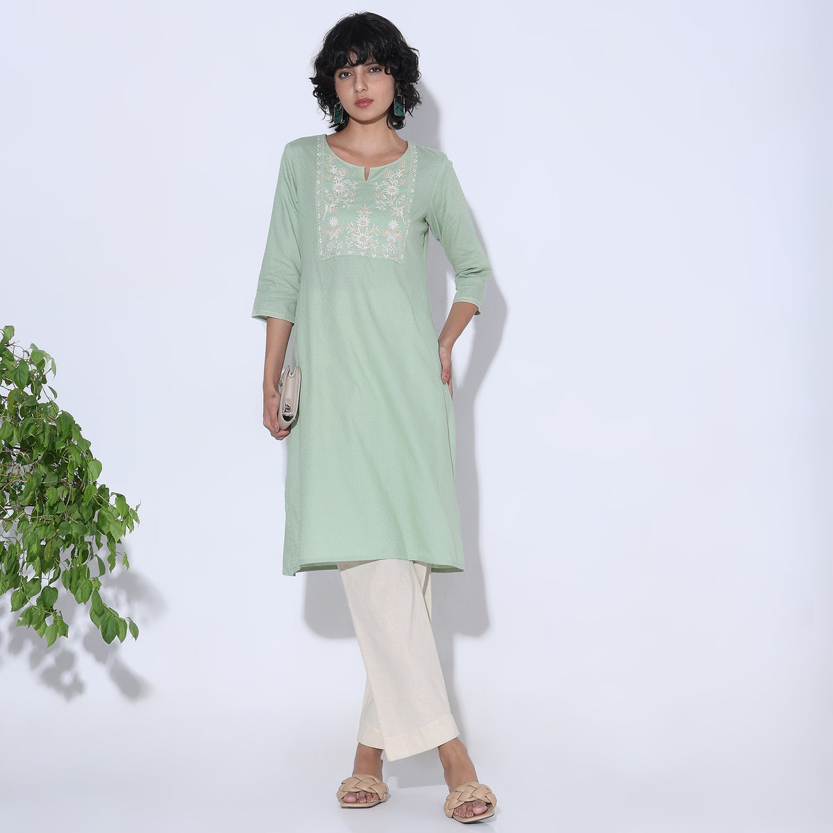 Straight Fit Embroidered Kurta