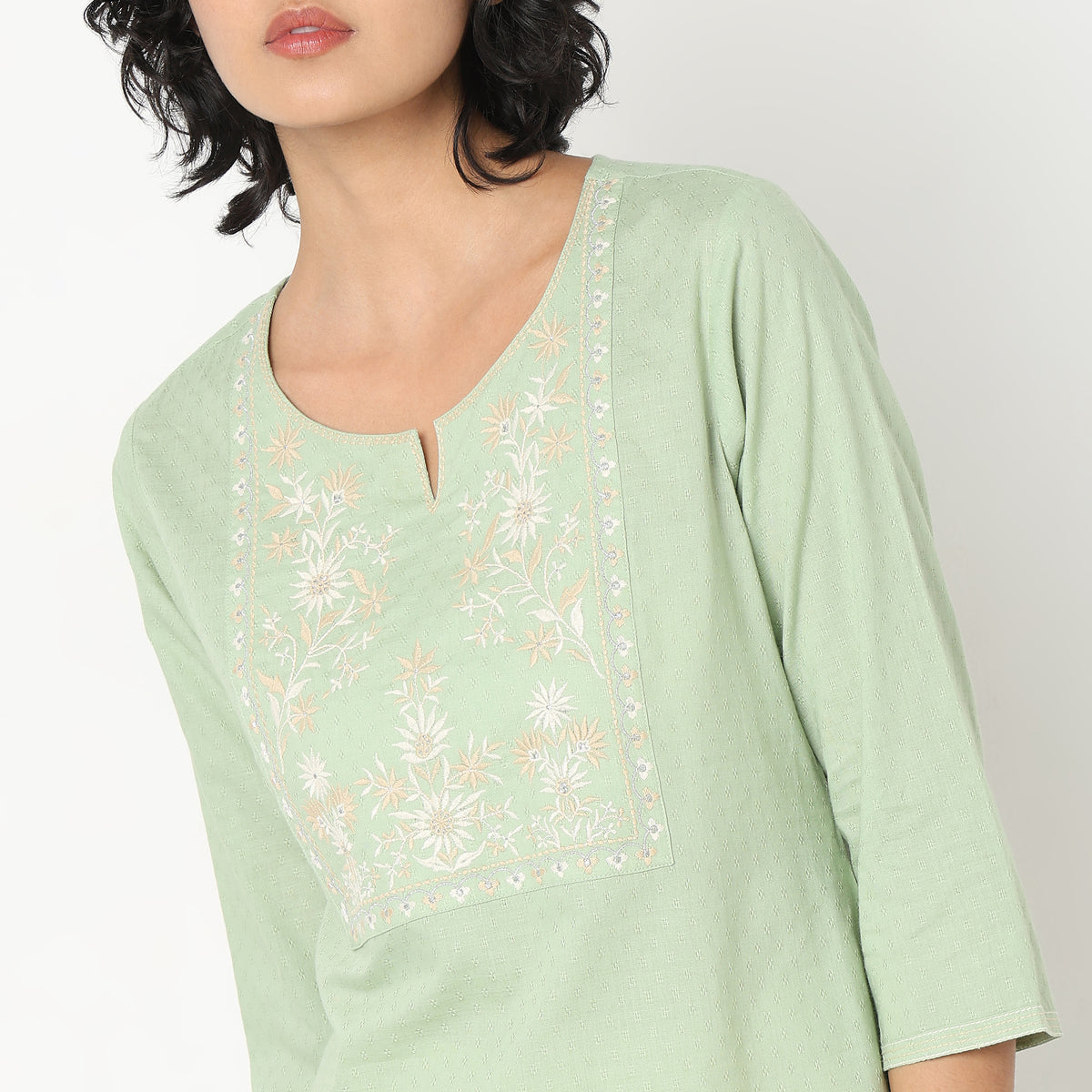 Straight Fit Embroidered Kurta