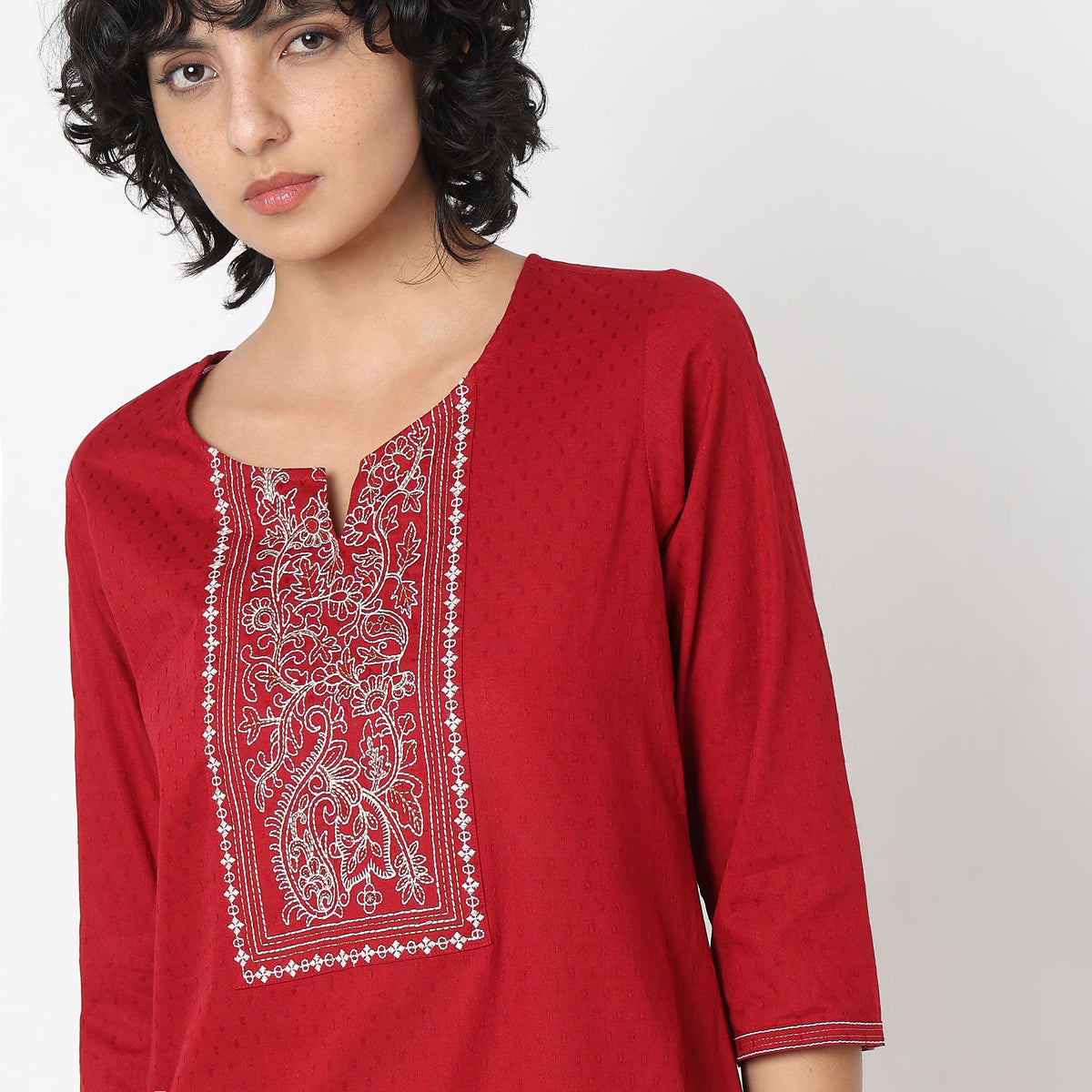 Straight Fit Embroidered Kurta