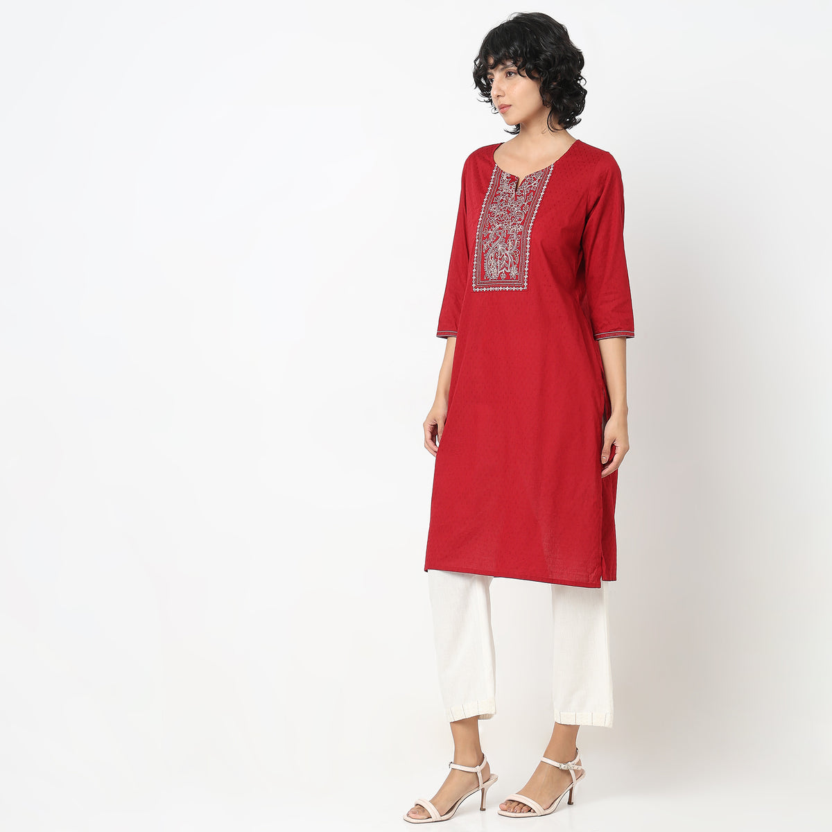 Straight Fit Embroidered Kurta