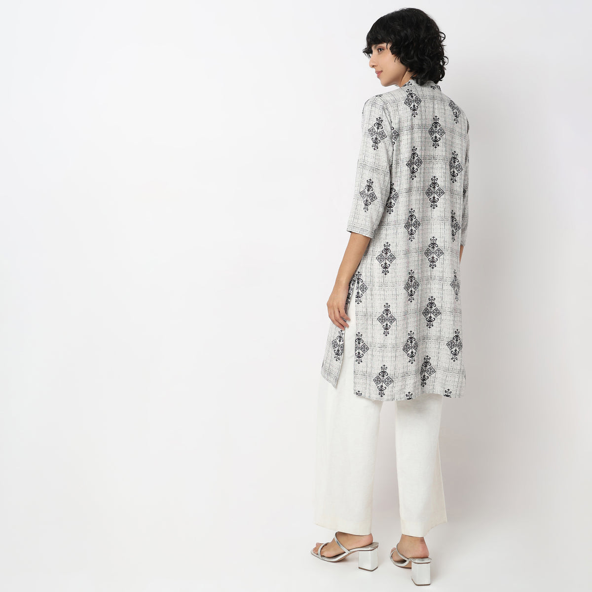 Straight Fit Printed Kurta