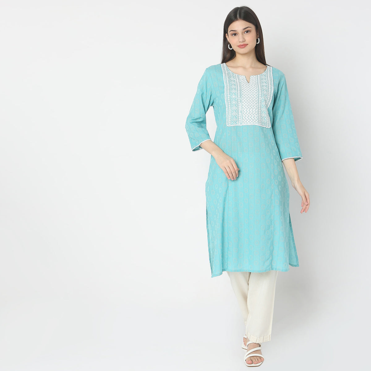 Straight Fit Embroidered Kurta