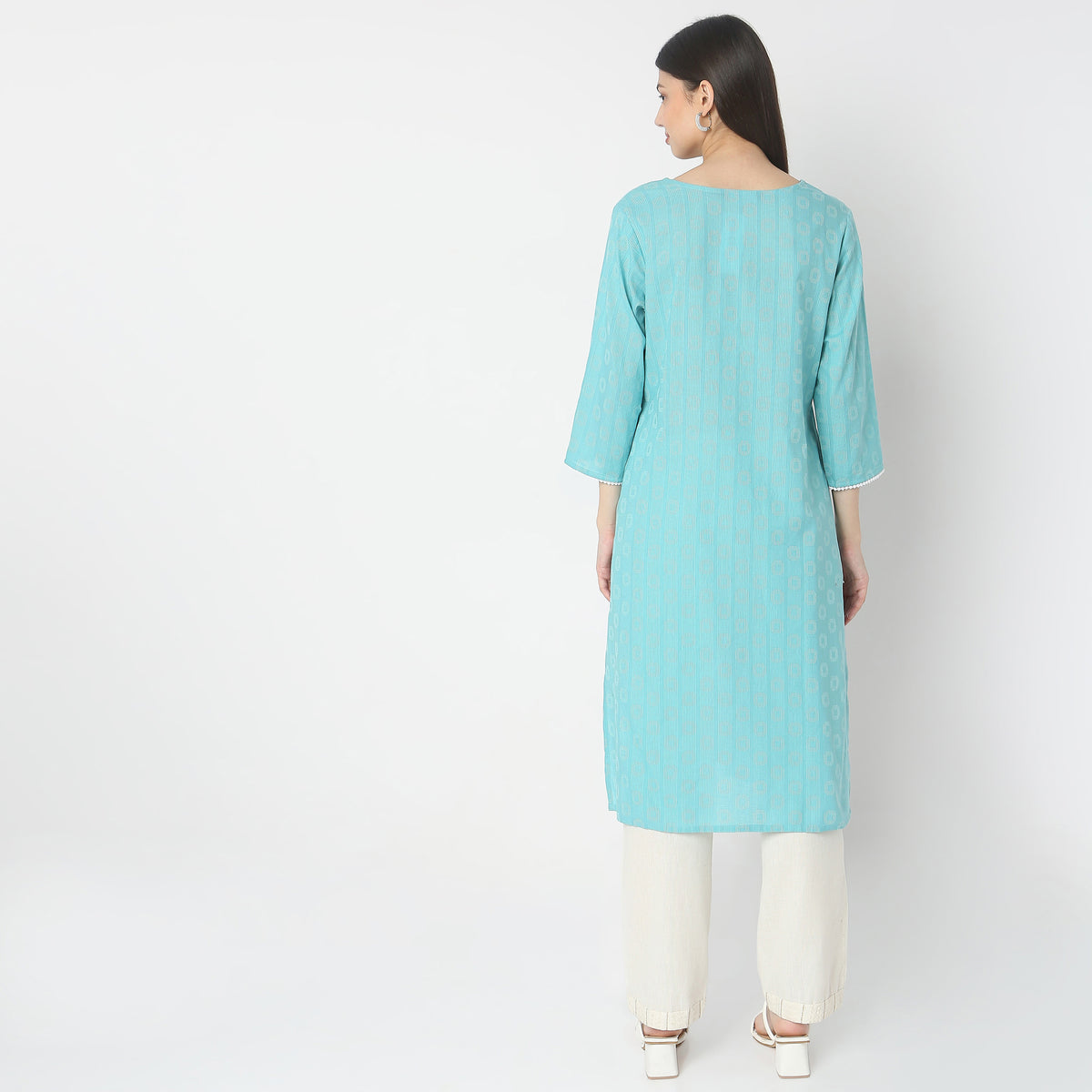 Straight Fit Embroidered Kurta