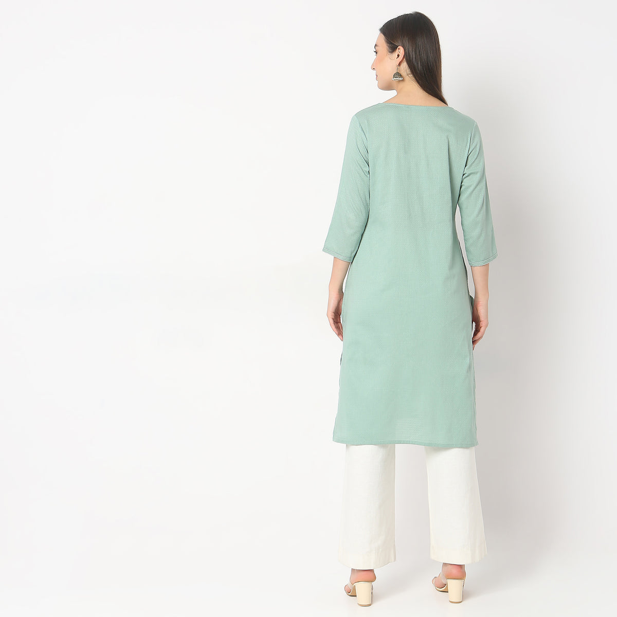 Straight Fit Embroidered Kurta