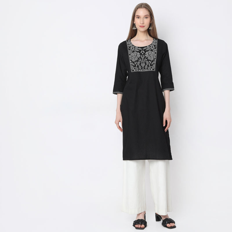 Straight Fit Embroidered Kurta