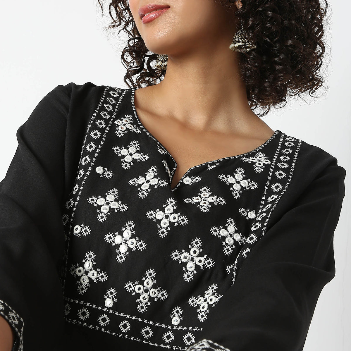 Straight Fit Embroidered Kurta