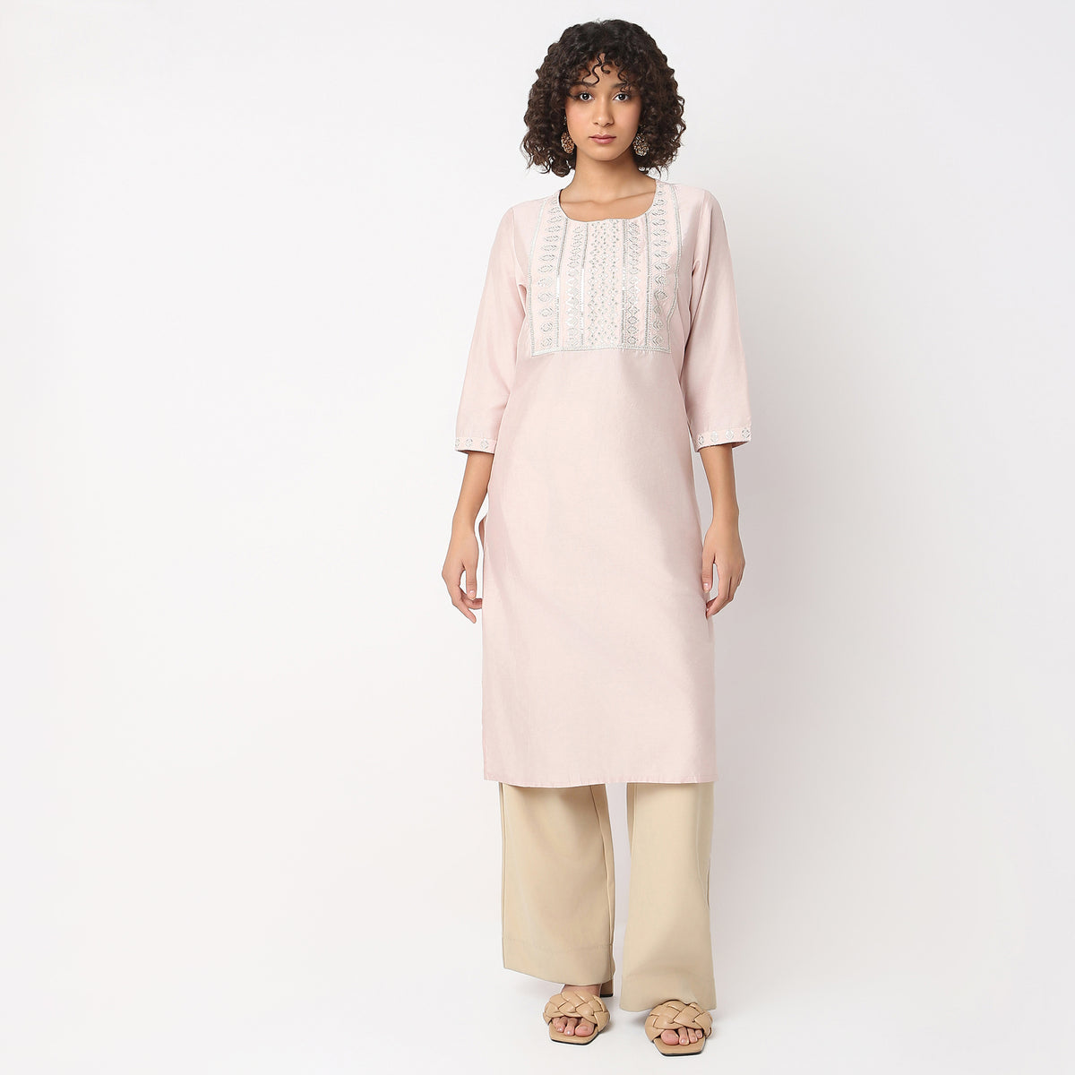 Straight Fit Embellished Kurta