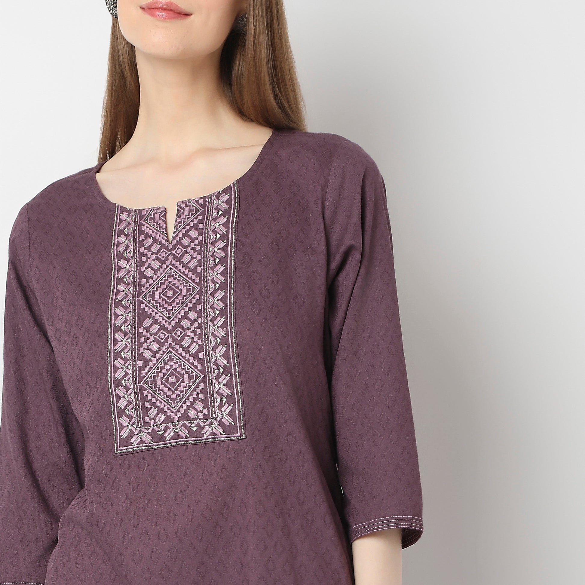 Regular Fit Embroidered Kurta