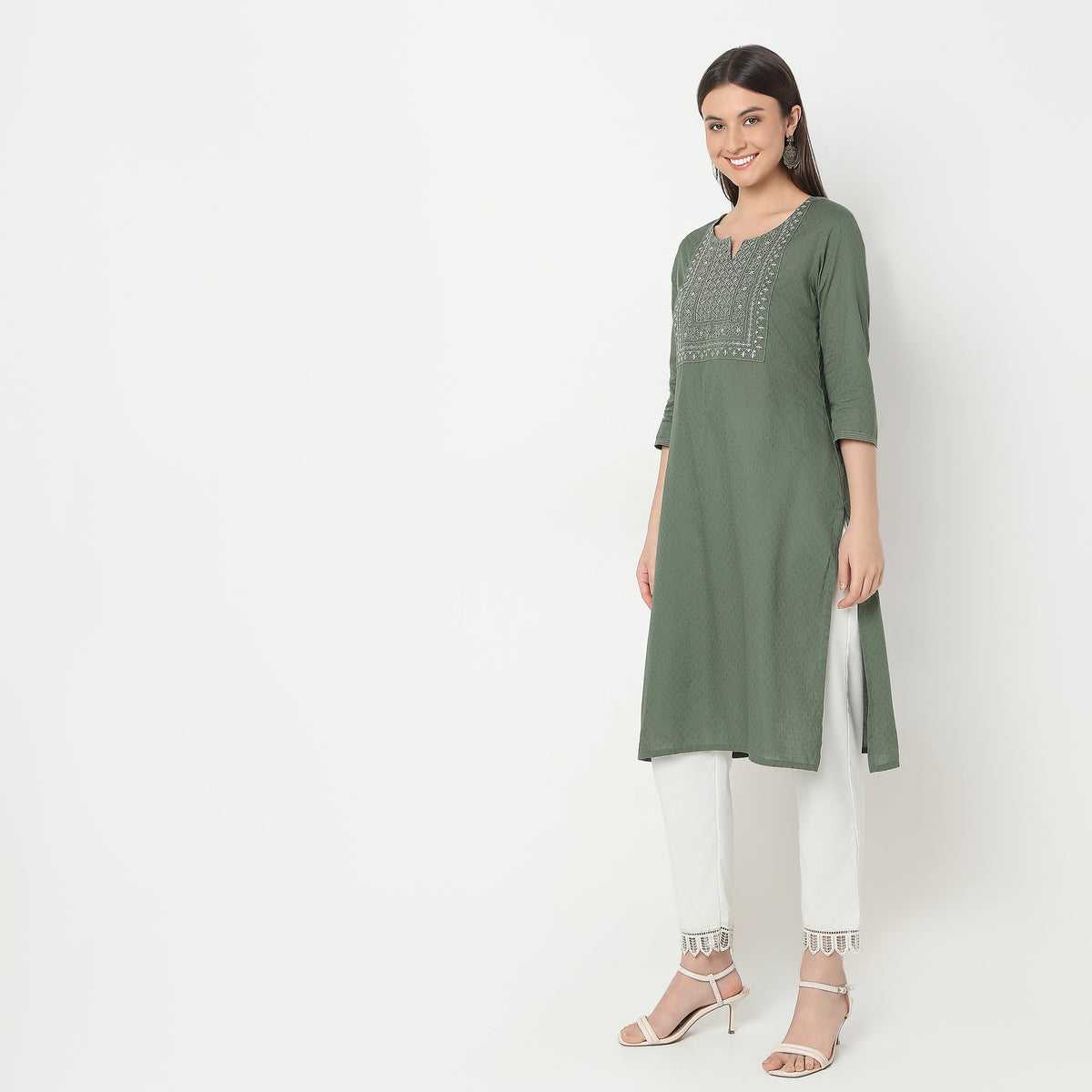 Regular Fit Embroidered Kurta