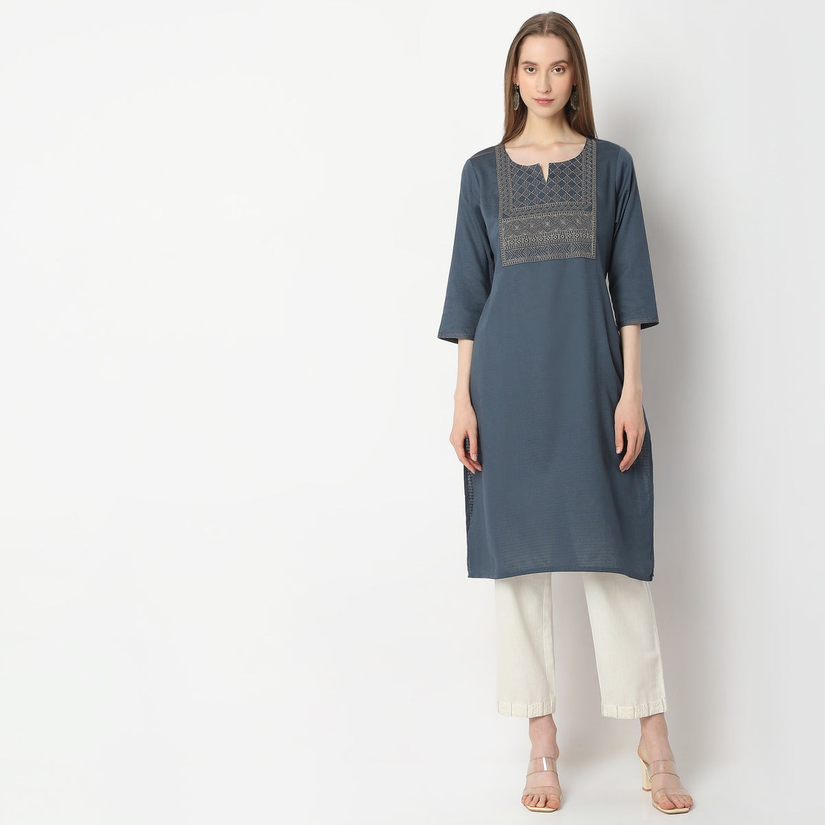 Regular Fit Embroidered Kurta