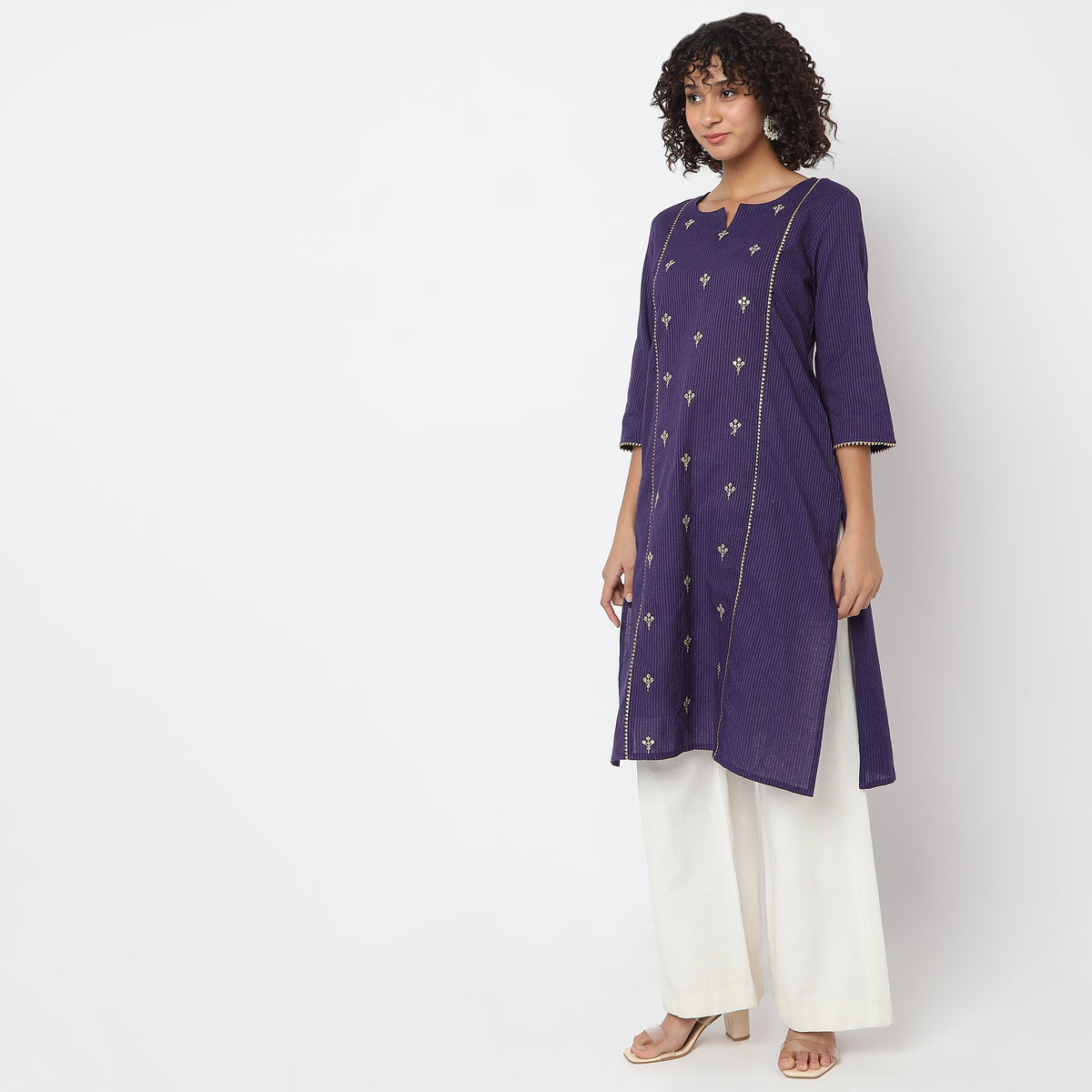 Straight Fit Embroidered Kurta