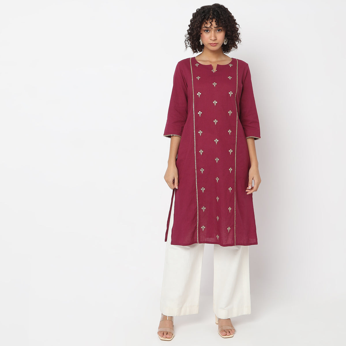 Straight Fit Embroidered Kurta