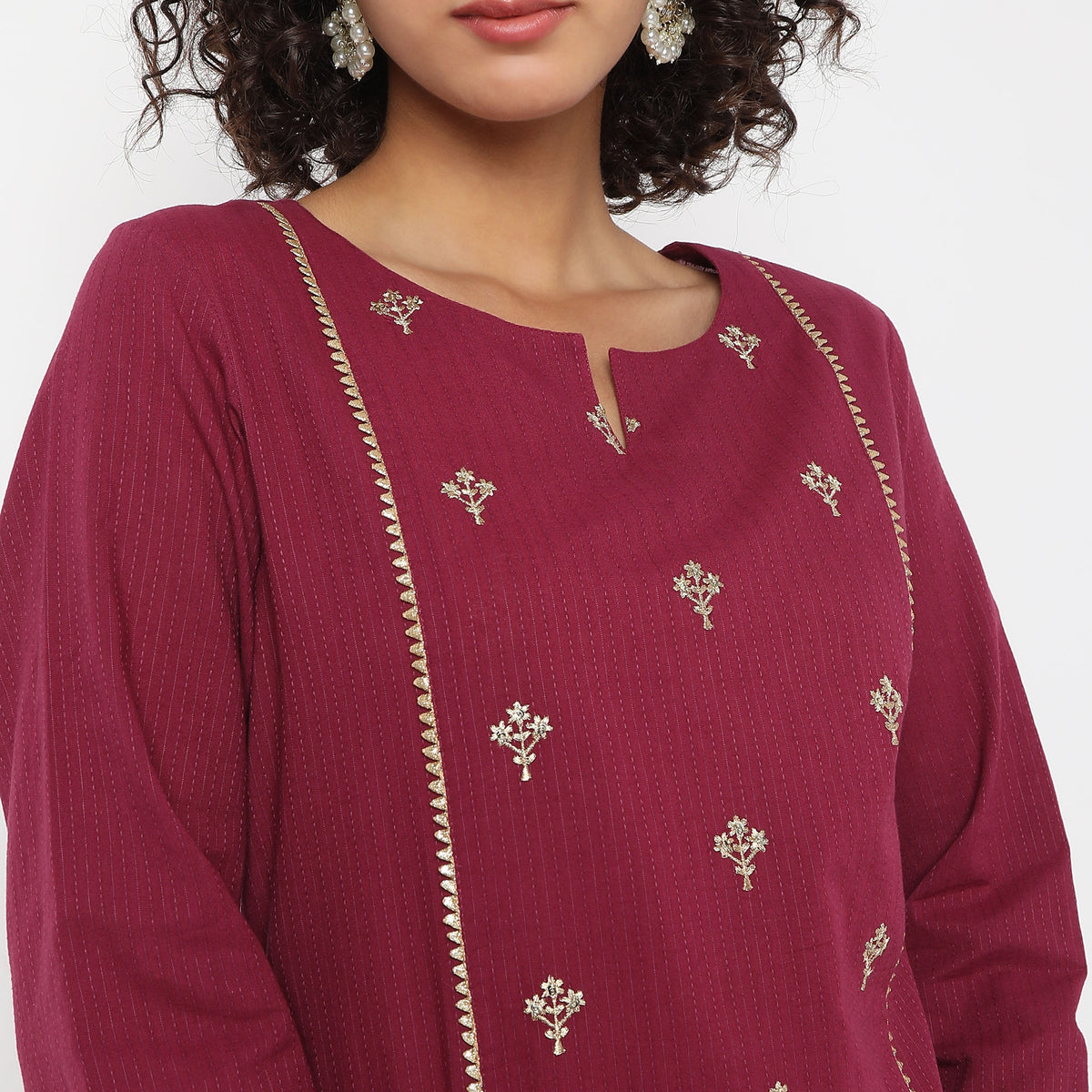 Straight Fit Embroidered Kurta