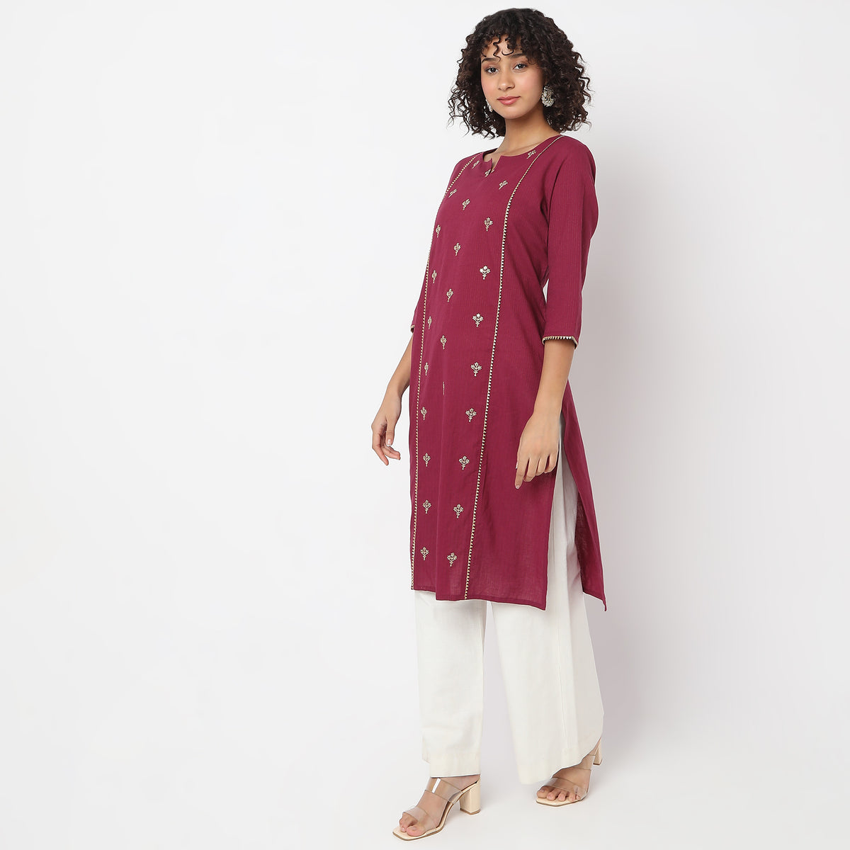 Straight Fit Embroidered Kurta